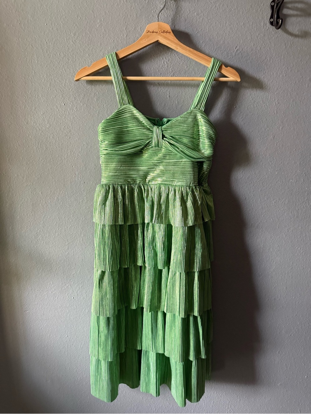 Girls' Green Tiered Pleated Midi Dress with Sweetheart Bodice